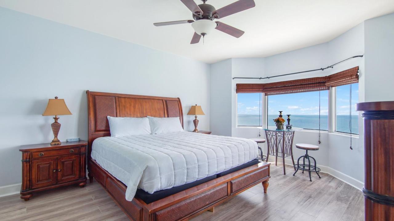 Beachfront Spacious Renovated Condo - Pools, Hot Hub, Spa - Walk To Pier Park In Pcb パナマシティービーチ エクステリア 写真